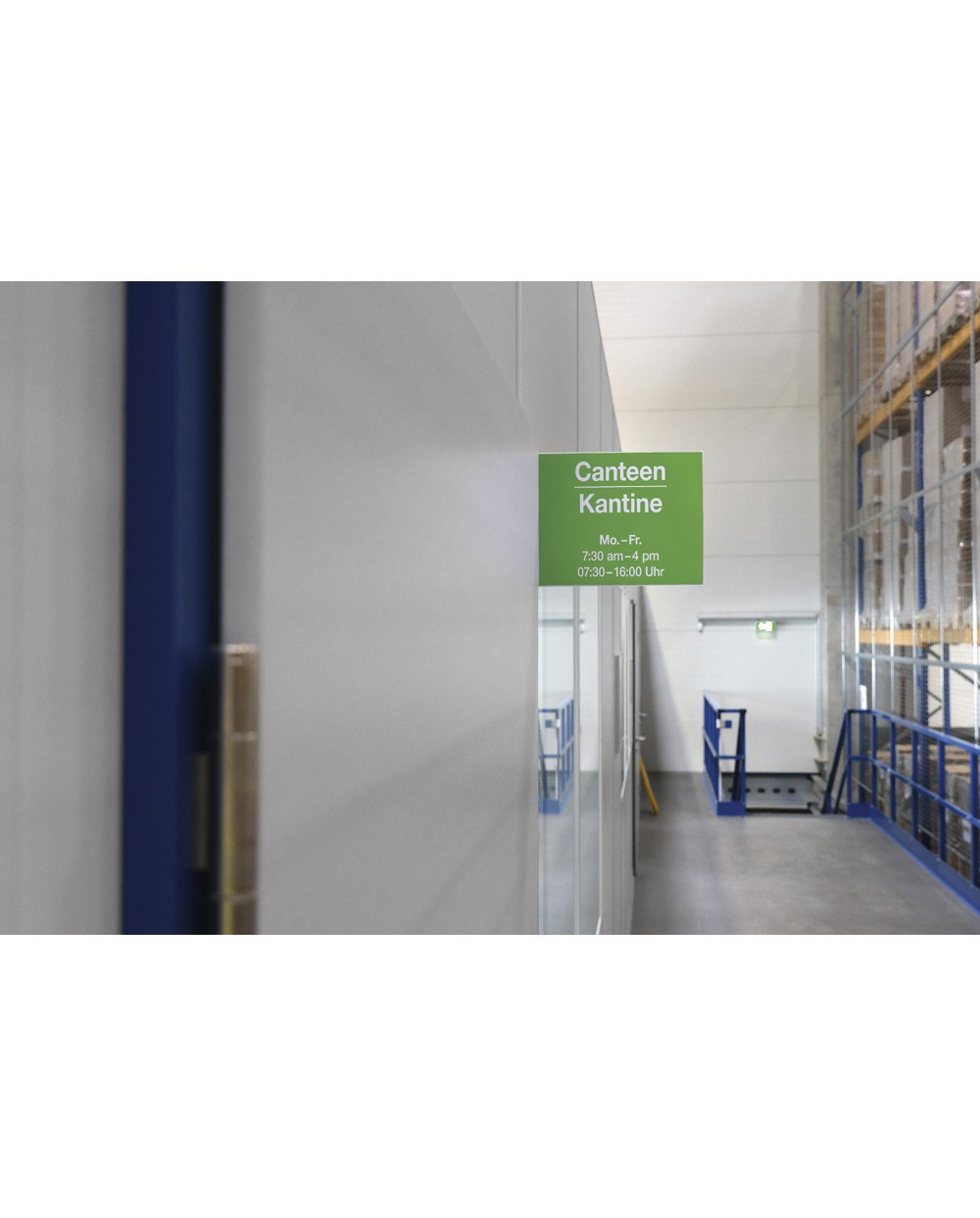 Senal de pasillo adhesiva durable din a4 vertical pack de 10 unidades