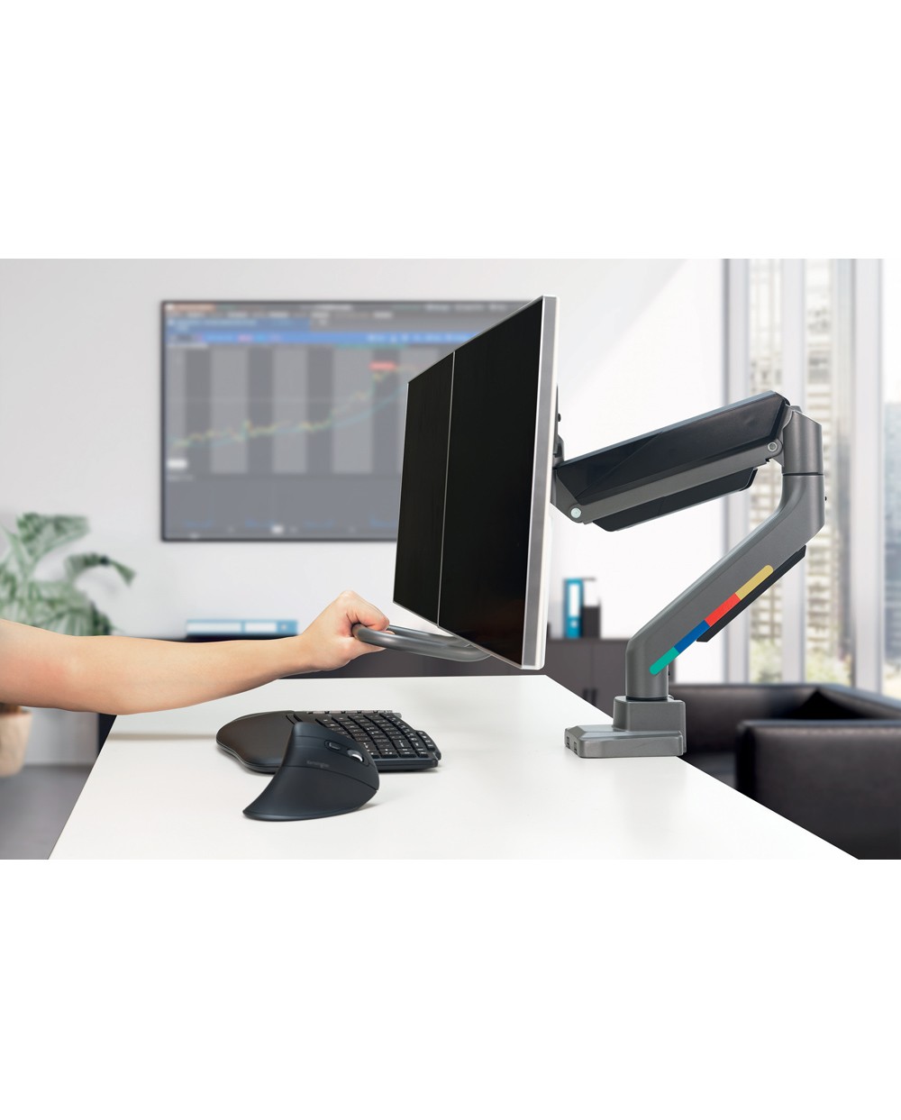 Brazo kensington para dos monitores smartfit ergo kensington con barra transversal y asa