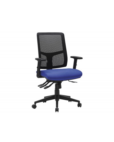 Silla rocada de oficina con brazos respaldo en malla transpirable y asiento regulable tapizado en tela