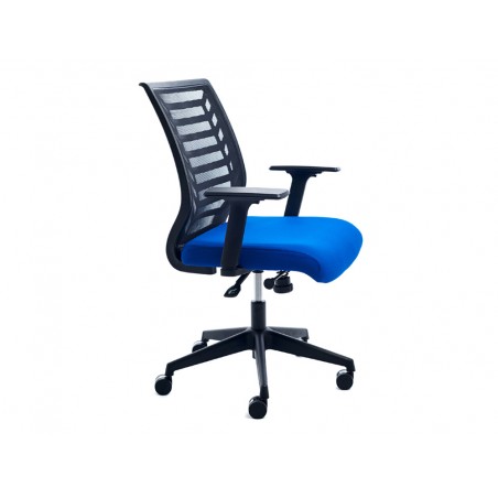 Silla rocada de oficina con brazos respaldo en malla transpirable y asiento tapizado en tela ignifuga